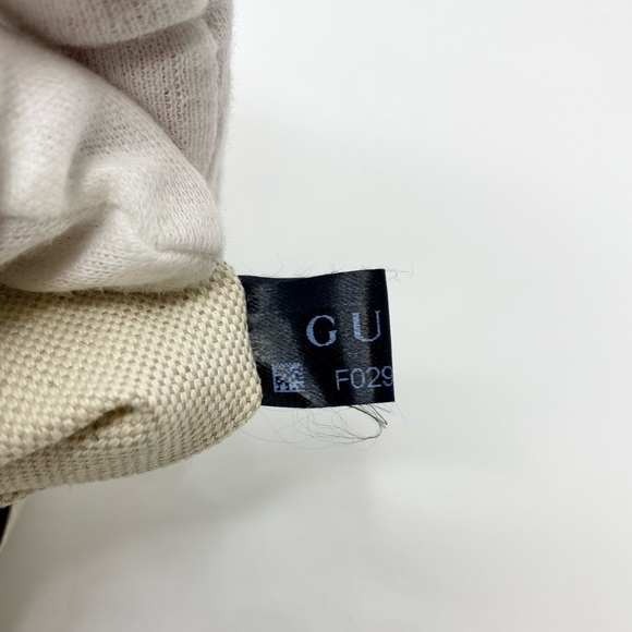 Authentic Gucci Grained Calfskin Logo Messenger Bag - Picture 12 of 15